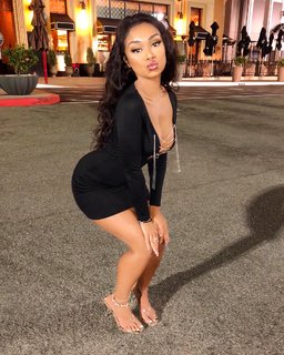 Desiree Mitchell feet photo thumbnail