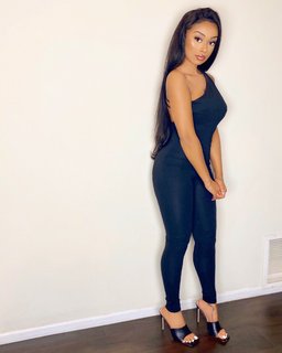 Desiree Mitchell feet photo thumbnail