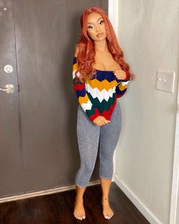 Desiree Mitchell feet photo thumbnail