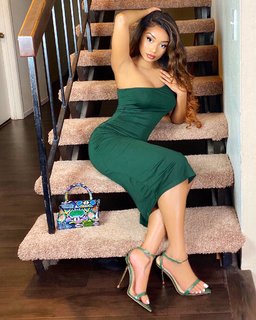 Desiree Mitchell feet photo thumbnail