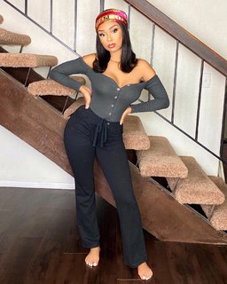 Desiree Mitchell feet photo thumbnail