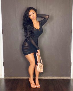 Desiree Mitchell feet photo thumbnail