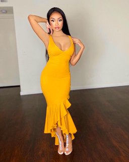 Desiree Mitchell feet photo thumbnail