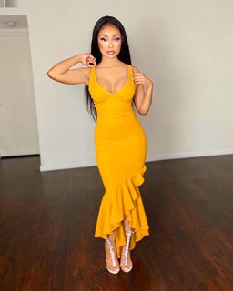 Desiree Mitchell feet photo thumbnail