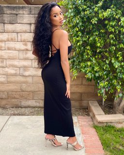 Desiree Mitchell feet photo thumbnail