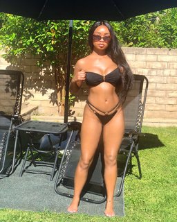 Desiree Mitchell feet photo thumbnail