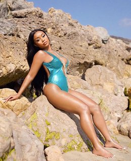 Desiree Mitchell feet photo thumbnail
