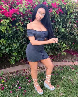 Desiree Mitchell feet photo thumbnail