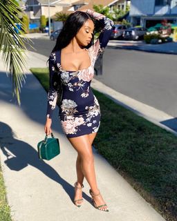 Desiree Mitchell feet photo thumbnail
