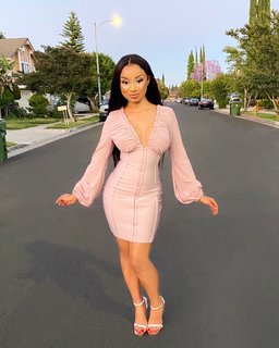Desiree Mitchell feet photo thumbnail