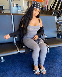 Desiree Mitchell feet photo thumbnail