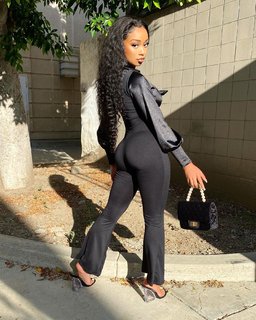 Desiree Mitchell feet photo thumbnail