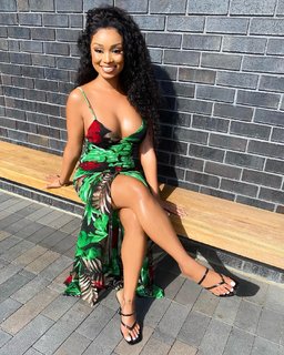 Desiree Mitchell feet photo thumbnail
