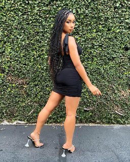 Desiree Mitchell feet photo thumbnail