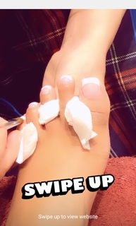 Desiree Mitchell feet photo thumbnail