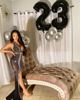 Desiree Mitchell feet photo thumbnail