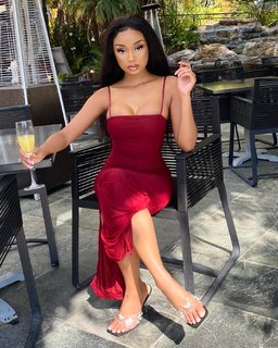 Desiree Mitchell feet photo thumbnail
