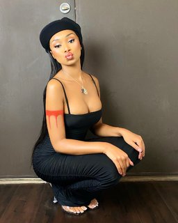 Desiree Mitchell feet photo thumbnail