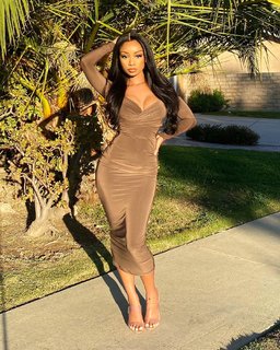 Desiree Mitchell feet photo thumbnail