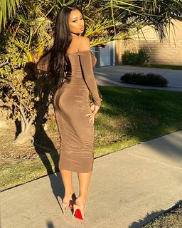 Desiree Mitchell feet photo thumbnail