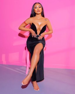 Desiree Mitchell feet photo thumbnail