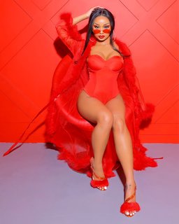 Desiree Mitchell feet photo thumbnail