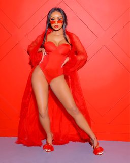 Desiree Mitchell feet photo thumbnail