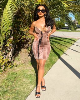 Desiree Mitchell feet photo thumbnail