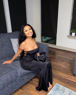 Desiree Mitchell feet photo thumbnail