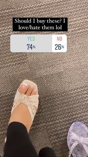 Desiree Mitchell feet photo thumbnail