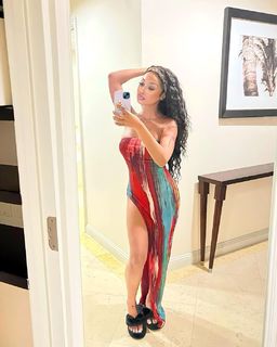 Desiree Mitchell feet photo thumbnail