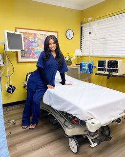 Desiree Mitchell feet photo thumbnail