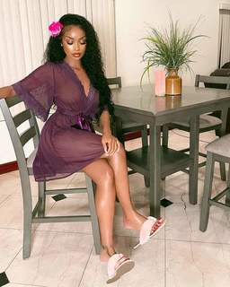 Desiree Mitchell feet photo thumbnail