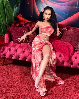 Desiree Mitchell feet photo thumbnail