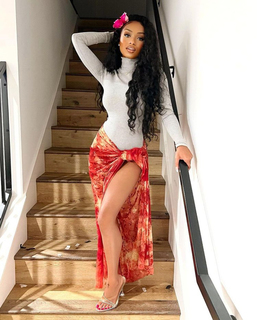 Desiree Mitchell feet photo thumbnail