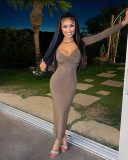 Desiree Mitchell feet photo thumbnail