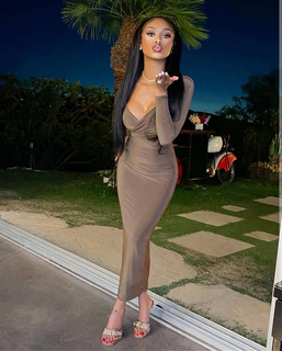 Desiree Mitchell feet photo thumbnail