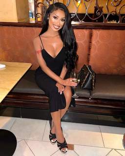 Desiree Mitchell feet photo thumbnail