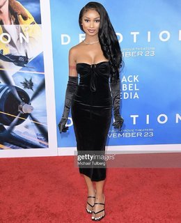 Desiree Mitchell feet photo thumbnail