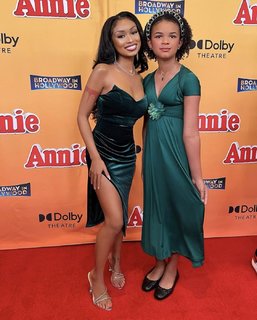 Desiree Mitchell feet photo thumbnail