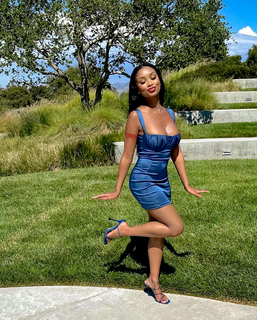 Desiree Mitchell feet photo thumbnail