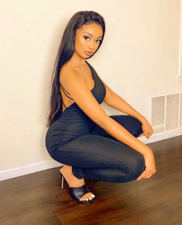 Desiree Mitchell feet photo thumbnail
