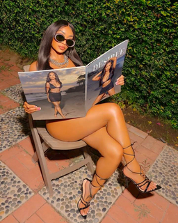Desiree Mitchell feet photo thumbnail