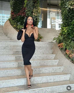 Desiree Mitchell feet photo thumbnail