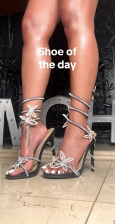 Desiree Mitchell feet photo thumbnail