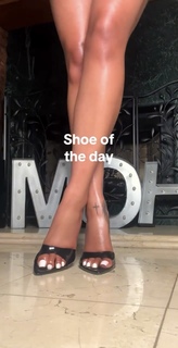 Desiree Mitchell feet photo thumbnail
