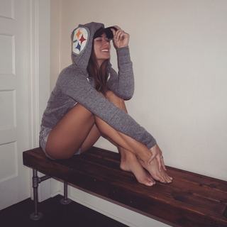 Dessie Mitcheson feet photo 16
