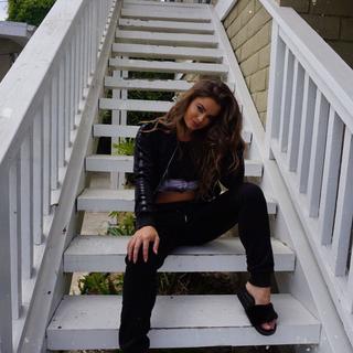 Dessie Mitcheson feet photo 10