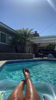 Dessie Mitcheson feet photo 6