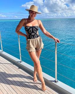 Dessie Mitcheson feet photo 4